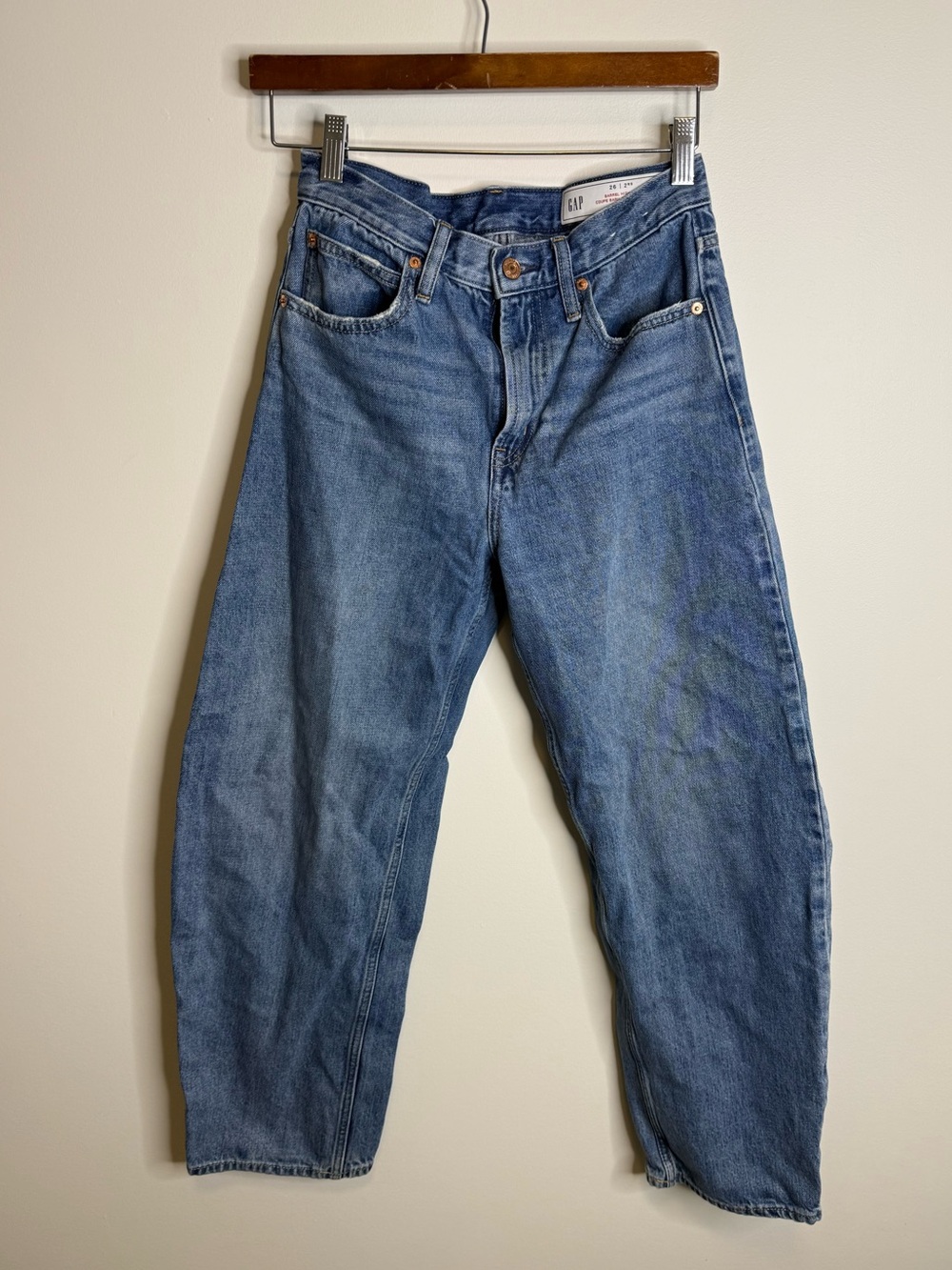GAP High Rise Barrel Jeans Size 26